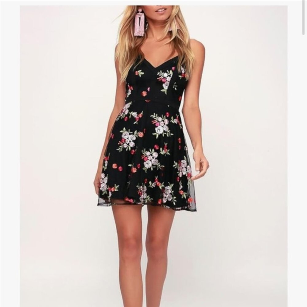 Lulus Floral Embroidered Black mini Dress size L